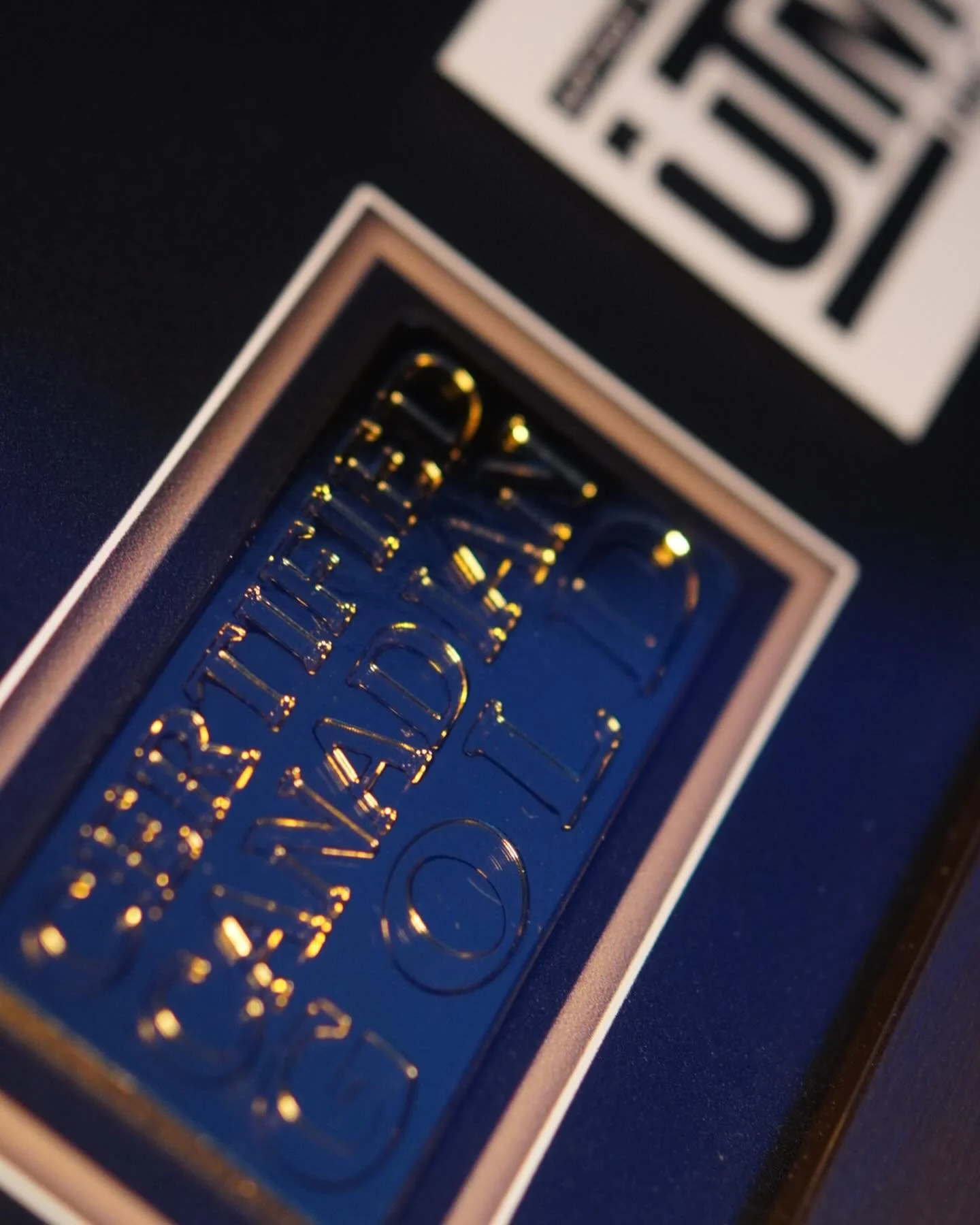 Platinum plaques, piece 4